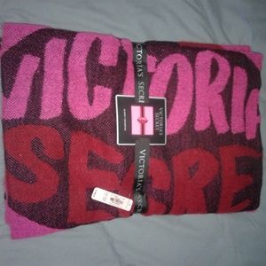 NWT VICTORIA'S SECRET BLANKET